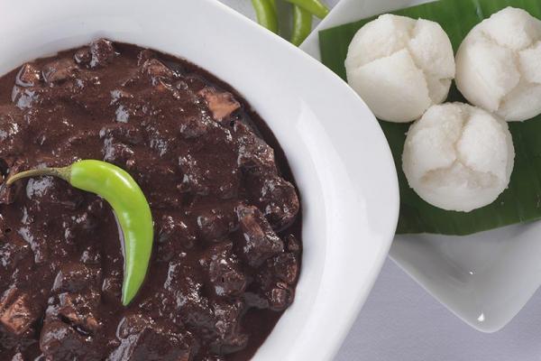 Dinuguan At Puto