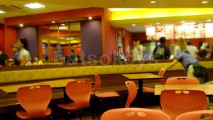 chairs-tables-el-pollo-loco.JPG